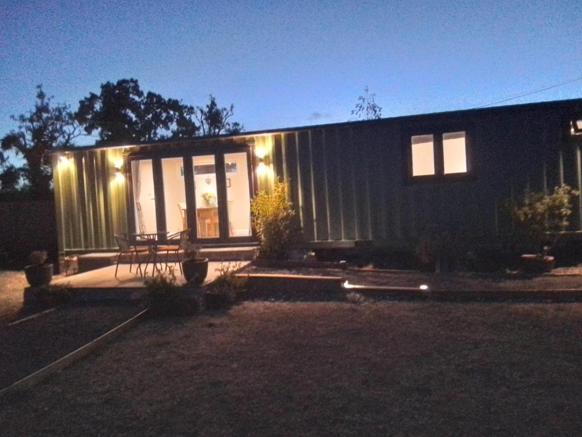 Sweet Pea Cabin Badsey ภายนอก รูปภาพ