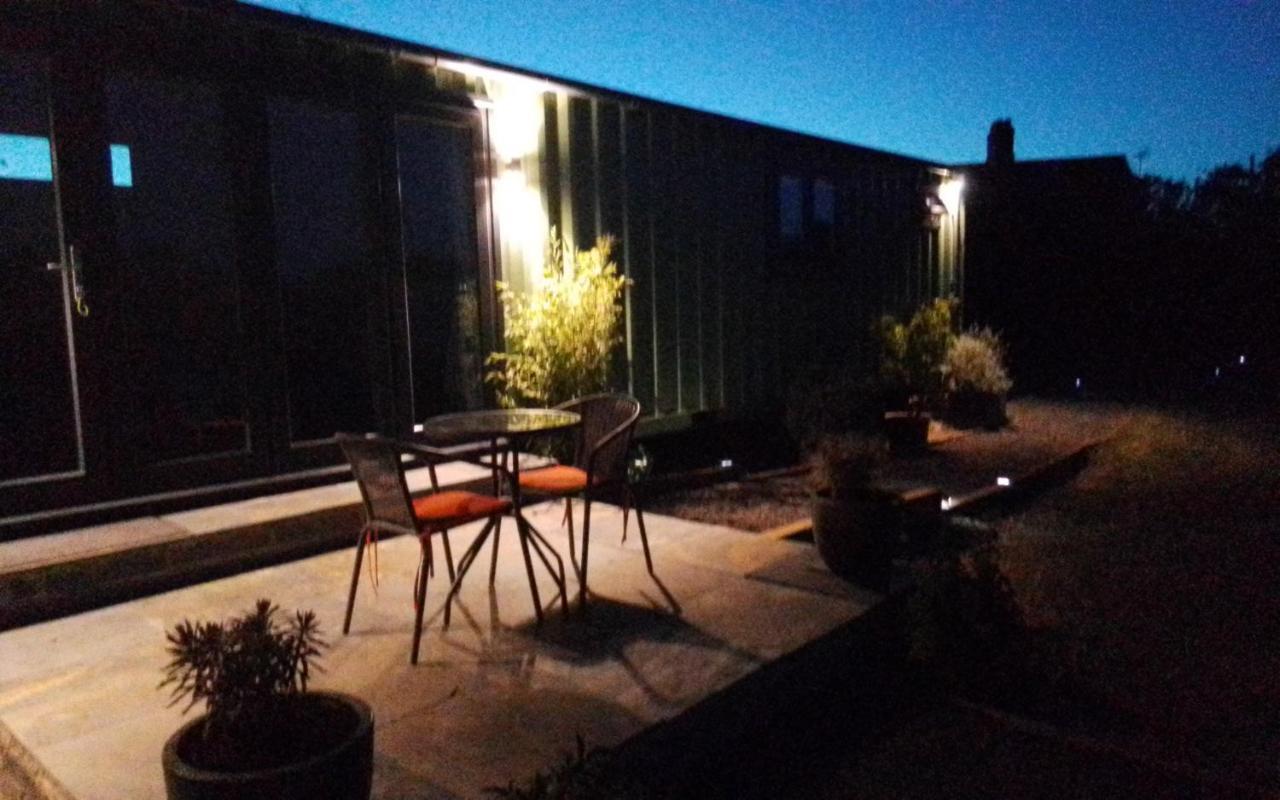 Sweet Pea Cabin Badsey ภายนอก รูปภาพ