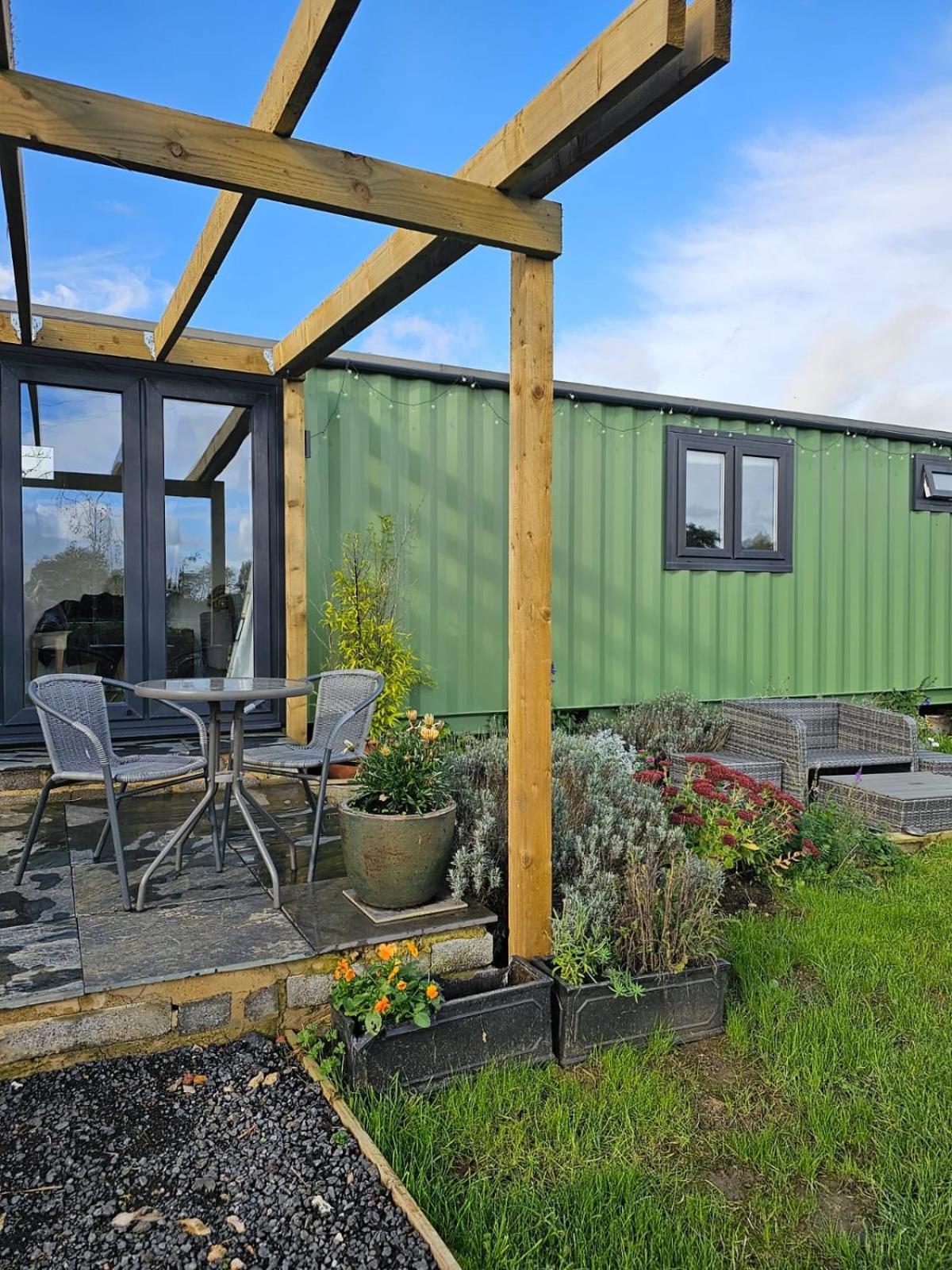 Sweet Pea Cabin Badsey ภายนอก รูปภาพ