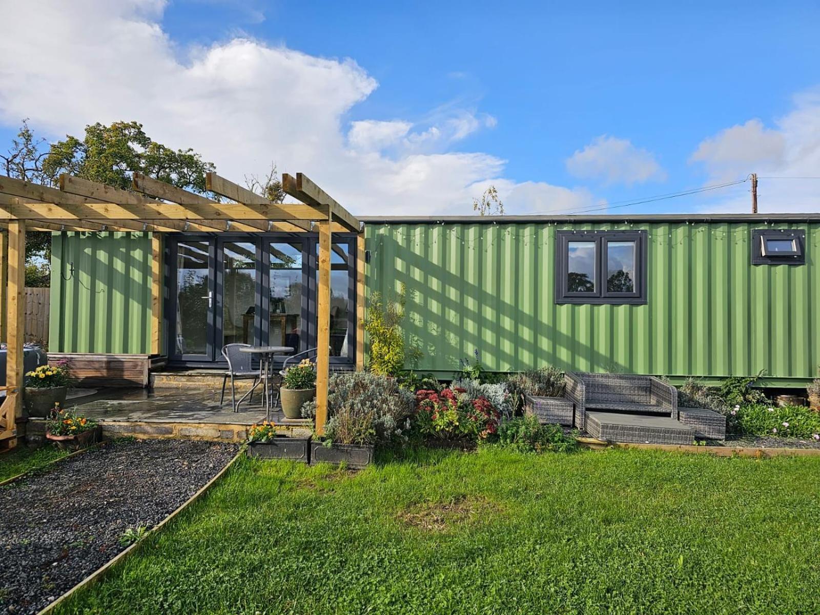 Sweet Pea Cabin Badsey ภายนอก รูปภาพ